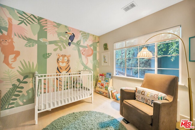 Building Photo - 380 Tamarac Dr