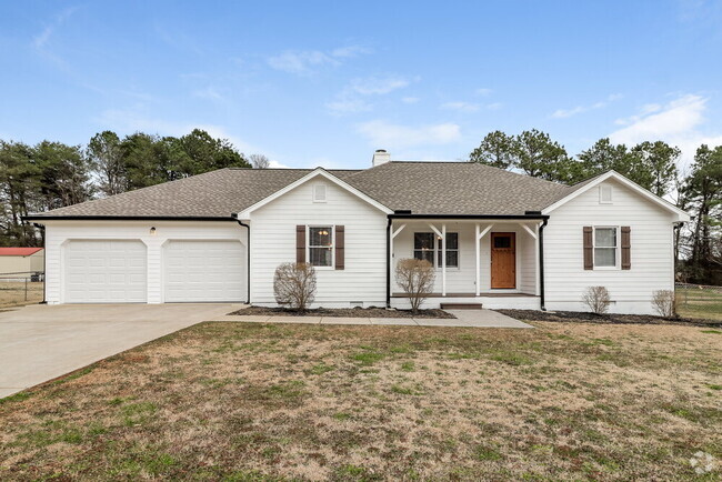 Building Photo - 60 River Oaks Dr SW