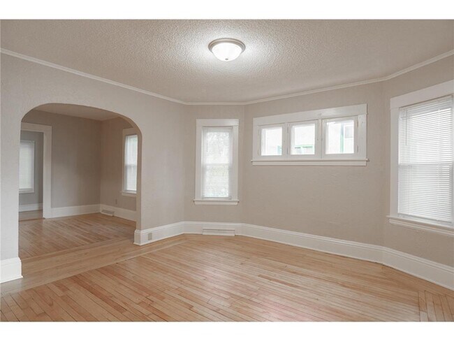 Building Photo - 4007 N Girard Ave