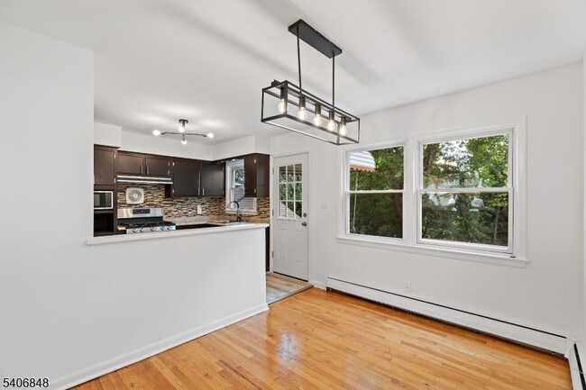 Building Photo - 12 Stanchak Ct