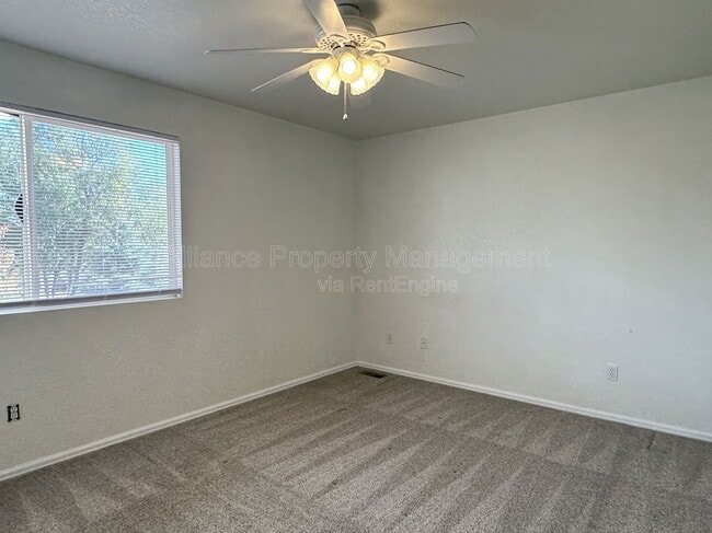 Building Photo - 6243 Riverdale Dr