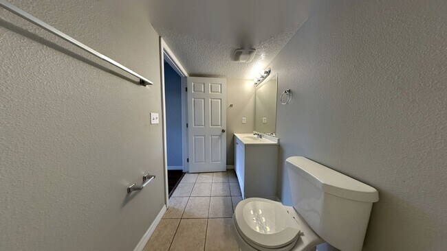 Building Photo - 425 F St