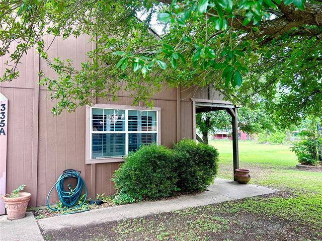 Building Photo - 335 E Donna Dr