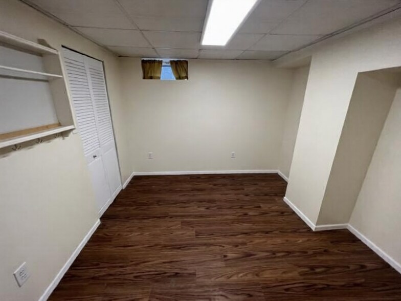 Building Photo - 10 Wallace St