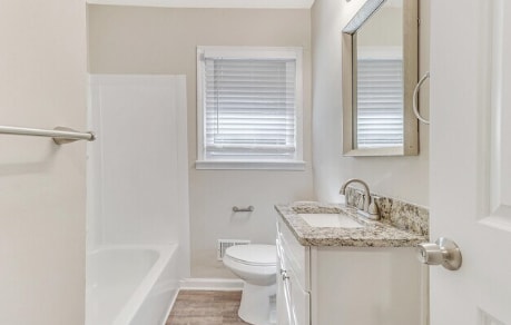 Building Photo - 245 Bromack Dr SE