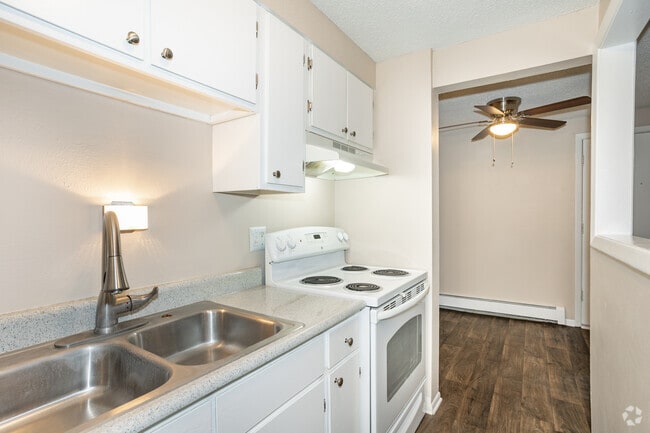 Primary Photo - Lorinda Apartments