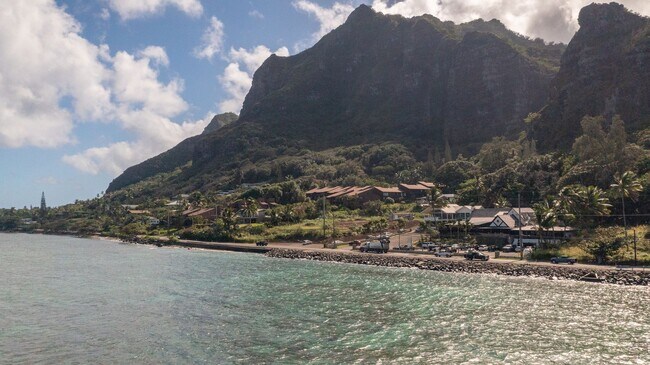 Building Photo - Epic Ocean-View 1bd at Makaua Village — Fully Renovated, Furnished, 2 Parking