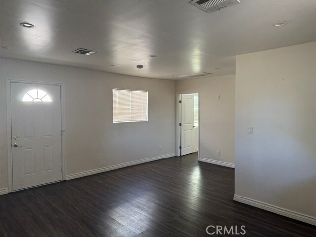 Building Photo - 7053 Lindley Ave