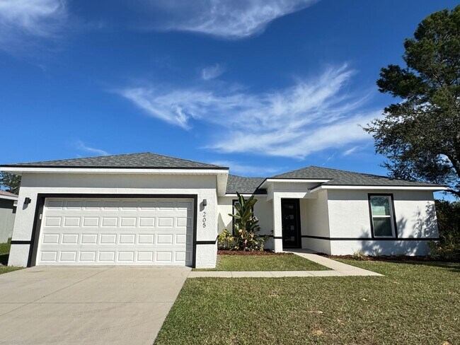 Building Photo - $500 OFF OF A MONTH OF RENT! Beautiful 4BD/2BA Home in Poinciana – No HOA Approval Needed! Pets W...