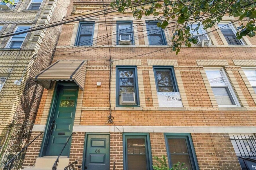 Building Photo - 64 Wallis Ave