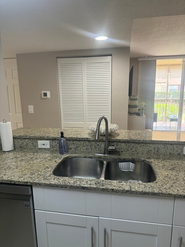 Building Photo - 4105 Residence Drive