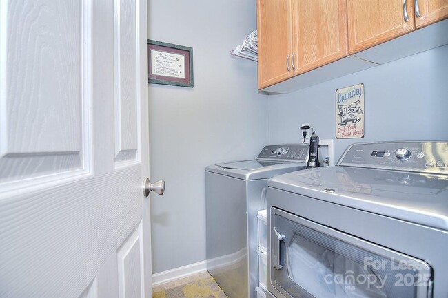 Building Photo - 1116 Sarandon Dr