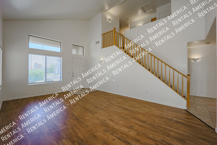 Building Photo - 3218 N 127th Ln