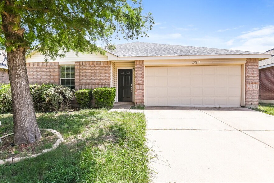 Primary Photo - 1508 Queens Brook Ln