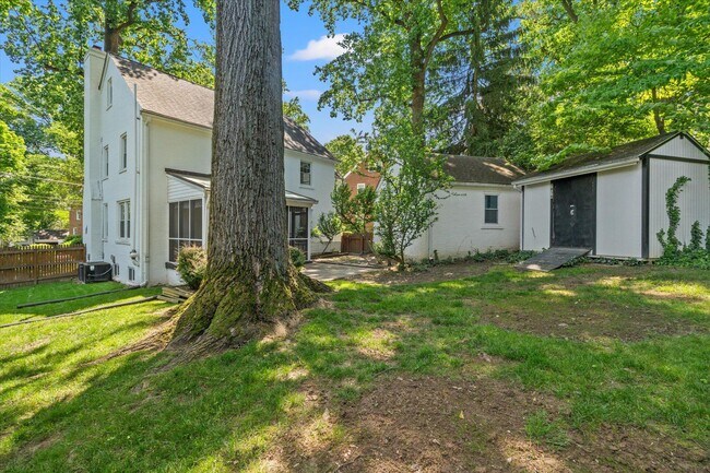 Building Photo - 7014 Beechwood Dr