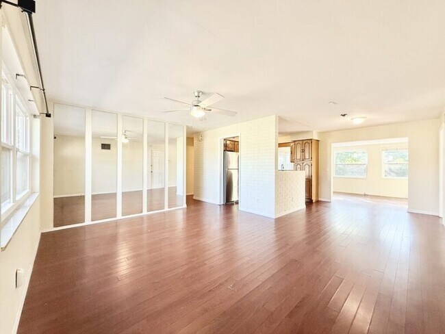 Building Photo - 13788 Montego Dr