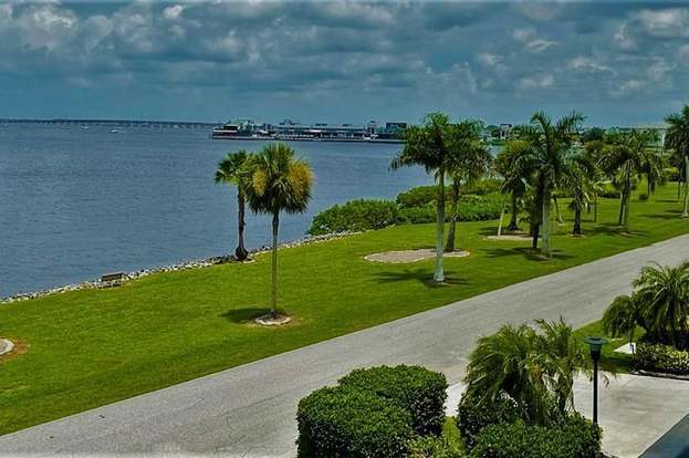 Building Photo - 1500 Park Beach Cir