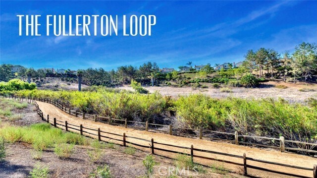 Building Photo - 2566 Pearblossom St