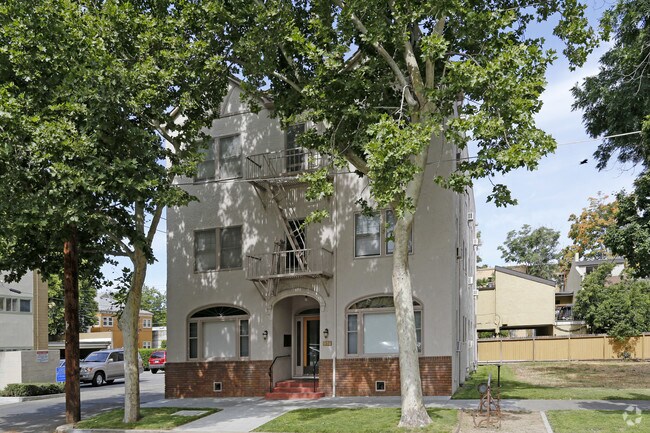 Primary Photo - 914 23rd St