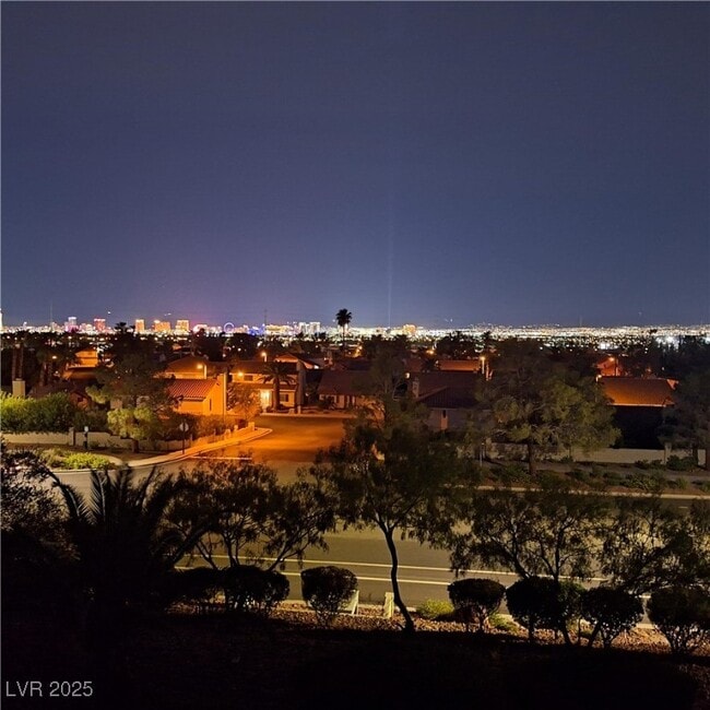 Building Photo - 8700 Captains Pl