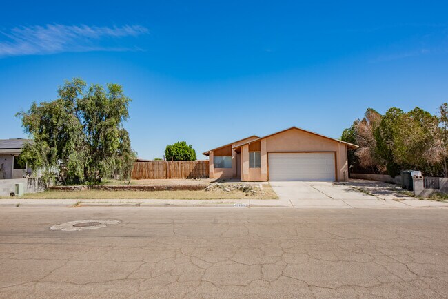 Building Photo - 4598 W 18th Ln