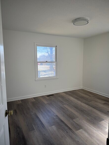 Building Photo - 3420 Becks Church Rd