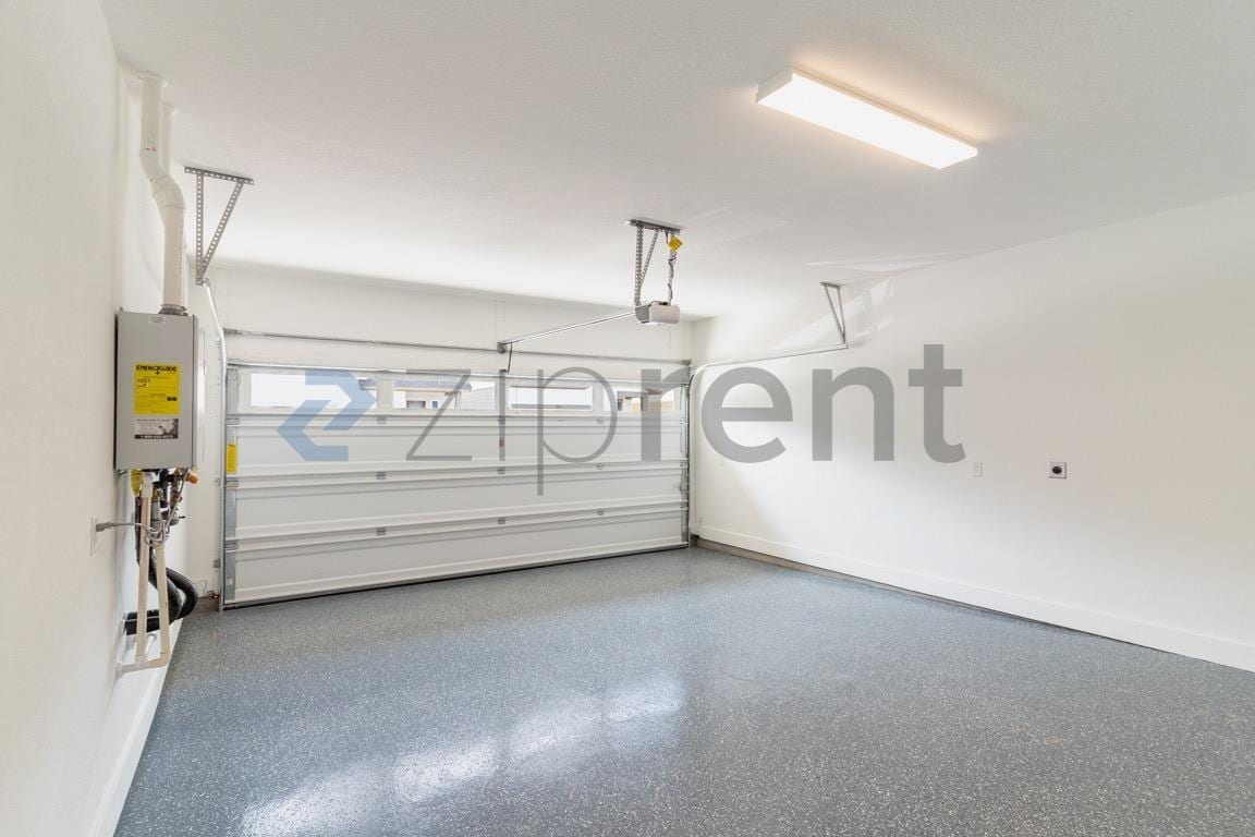 Building Photo - Unit B