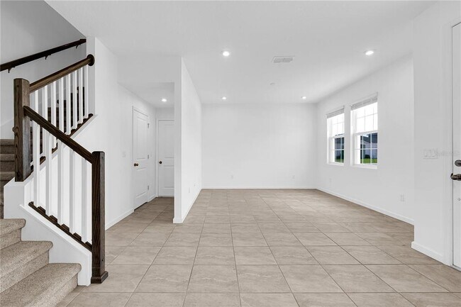 Building Photo - 1100 Lakeshore Breeze Pl