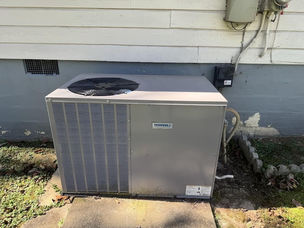 Building Photo - 809 Lynn Ln