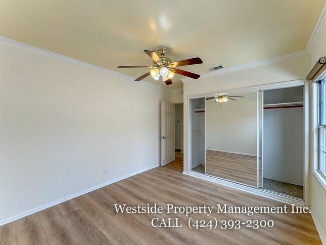 Building Photo - 8120 Glider Ave