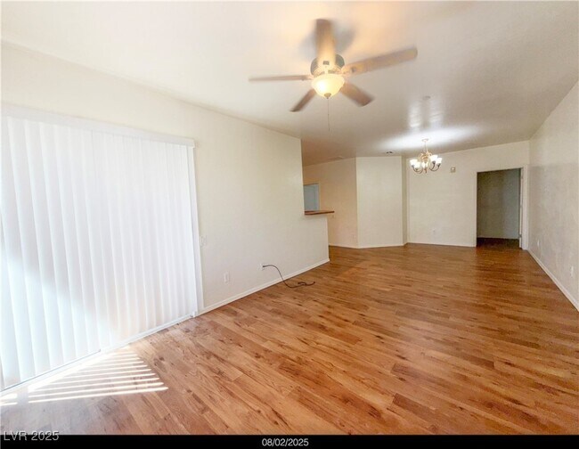 Building Photo - 6868 Sky Pointe Dr