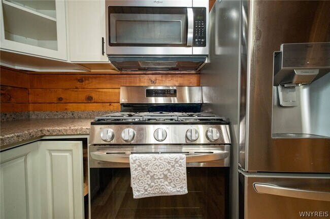 Building Photo - 8376 Cobblestone Ct