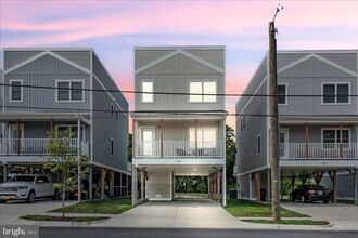 Building Photo - Newly Built Modern Home for Rent in Charming Colonial Beach – with Pool Access Included!