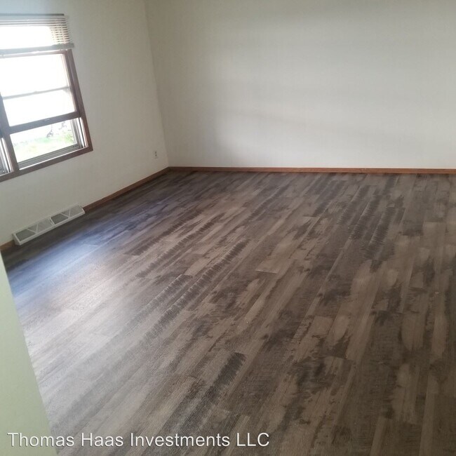 Building Photo - 12215-12221 W Dearbourn Ave