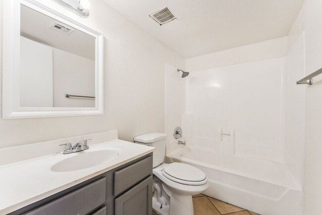 Building Photo - 375 N 15th St