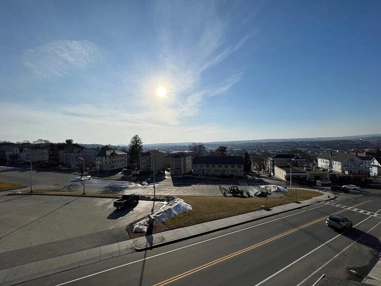 Building Photo - 13 Winthrop St