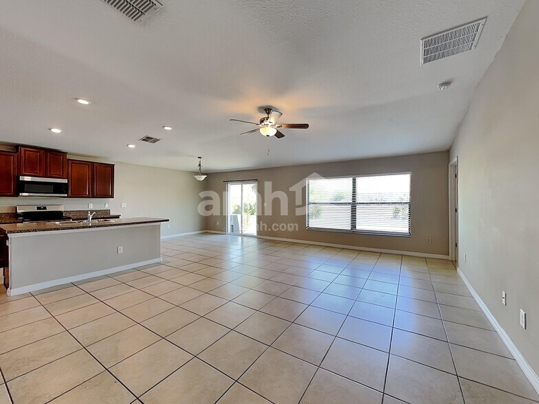 Building Photo - 10116 Carloway Hills Dr