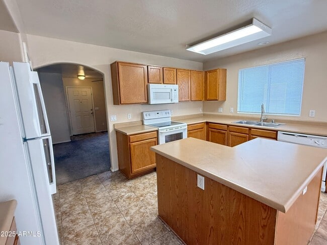 Building Photo - 11829 W Shaw Butte Dr