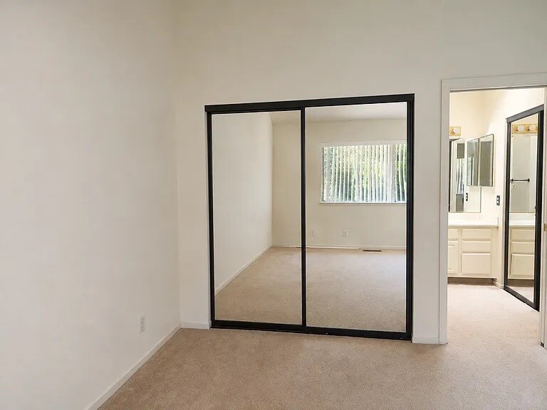 Building Photo - 650 Preakness Dr