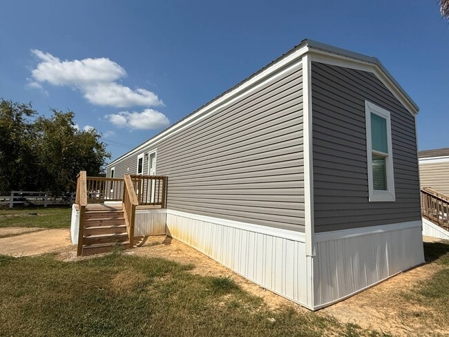 Building Photo - 1548 Delmar Dr