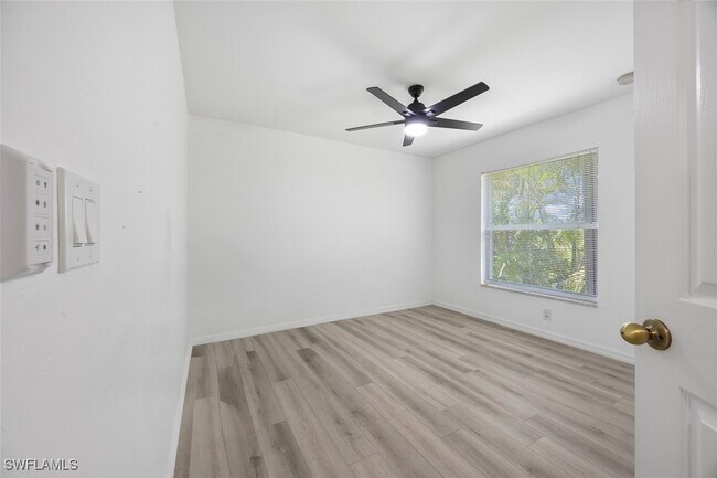 Building Photo - 4013 NE 10th Pl