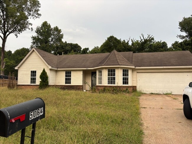 Building Photo - 5064 Bowdoin Dr