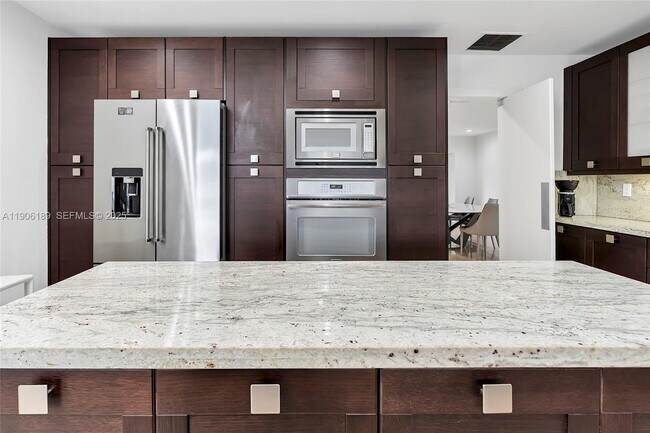 Building Photo - 415 Rovino Ave