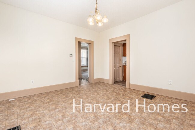 Building Photo - 131 Midland Ave