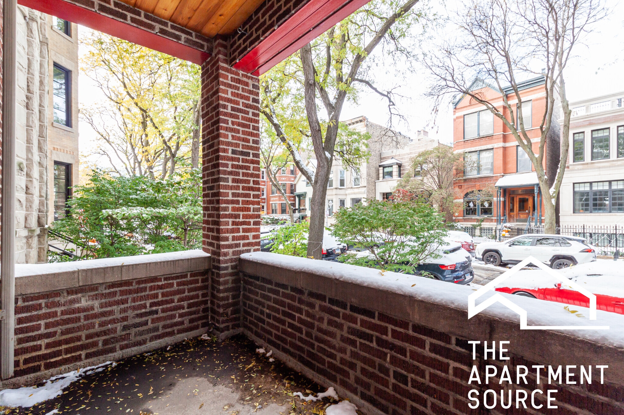 Building Photo - 1019 W Oakdale Ave