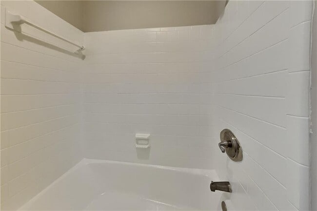 Building Photo - 5990 Bayside Dr NW