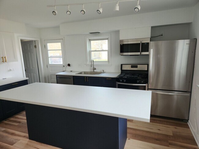 Building Photo - 264 N Jackson St