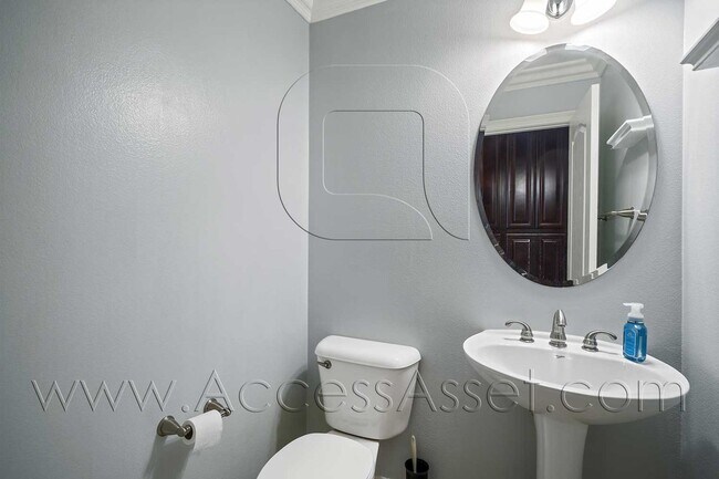 Building Photo - Spacious Temecula Condo in Harveston | 3 Beds, 3 Baths, Attached Garage