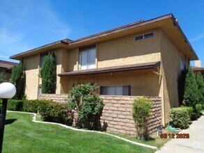 Building Photo - Single Story Condo in Park Somerset complex