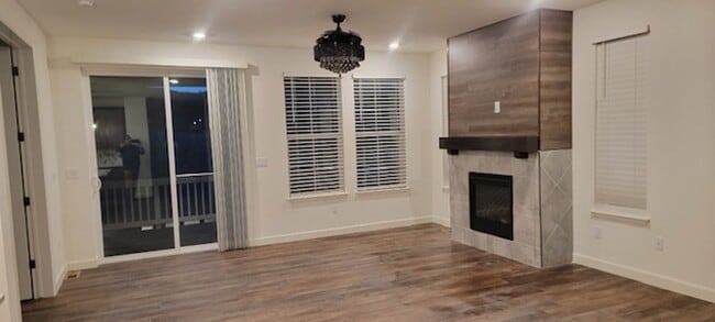 Building Photo - 181 Lullaby Ln